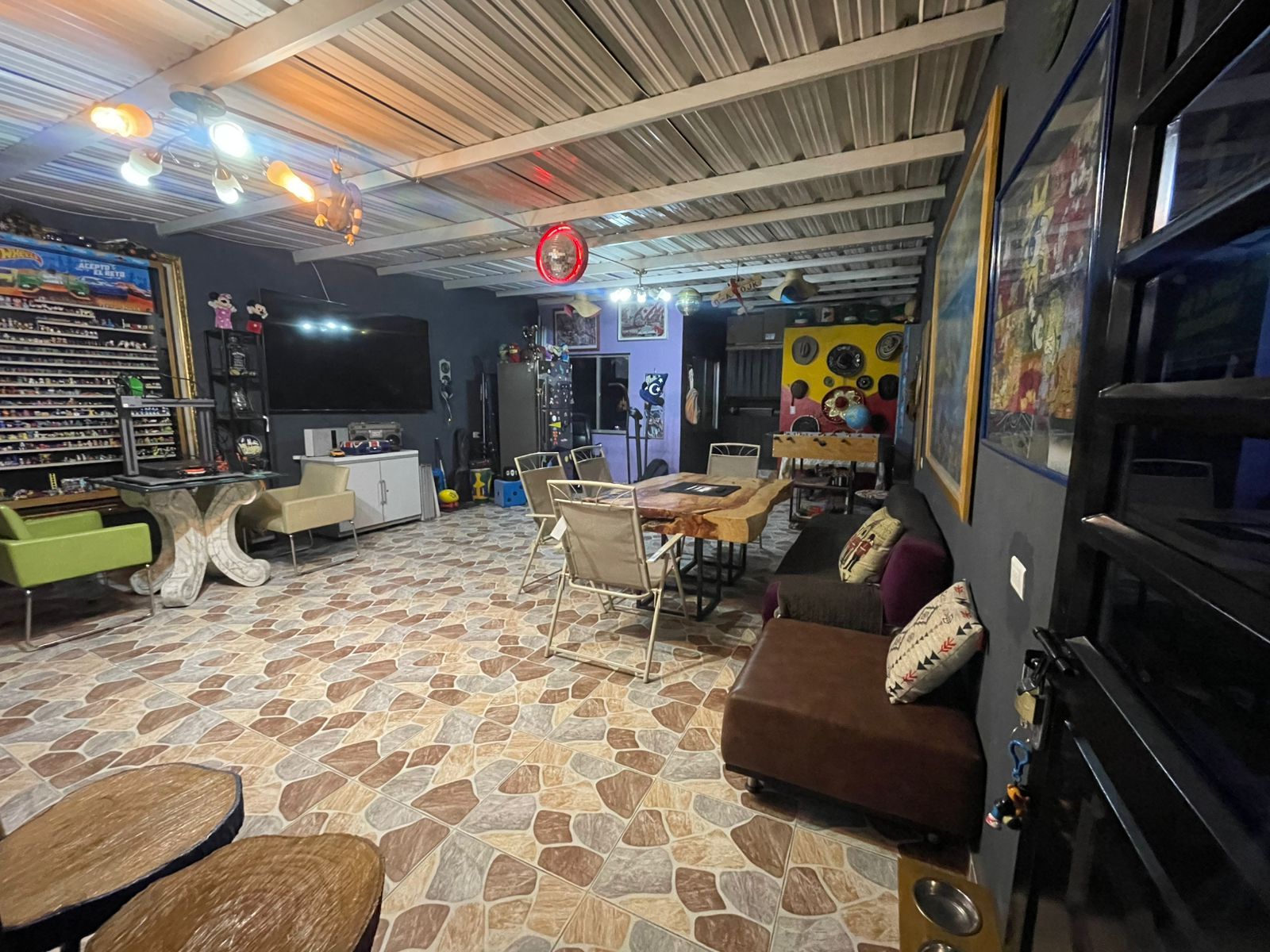 Casa en venta Cundinamarca Bogotá Molinos Del Viento 240 m2 Habitaciones 4 Baños 4 Garajes 2 Precio $580000000