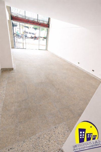 Local en arriendo Antioquia Medellín Popular 64 m2 Habitaciones 0 Baños 1 Garajes 0 Precio $3700000