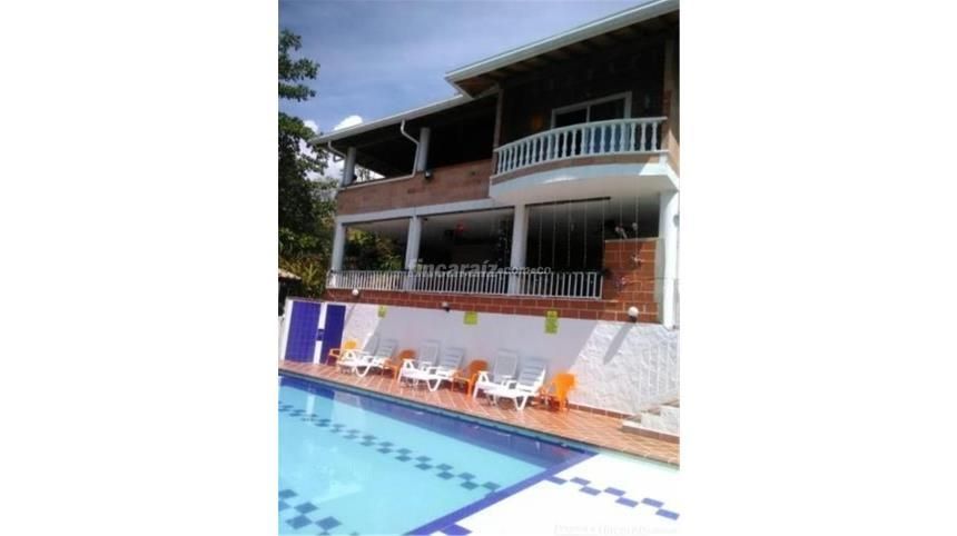 Finca en venta Antioquia San Jerónimo San Jerónimo 300 m2 Habitaciones 5 Baños 4 Garajes 5 Precio $1400000000