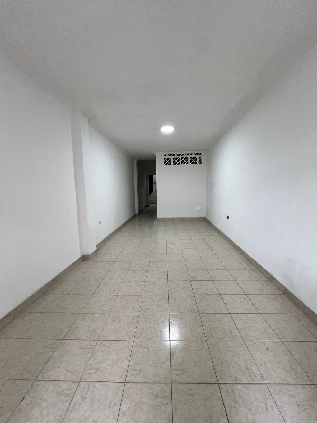 Local Comercial en arriendo Tolima Ibagué Cr Tejares 80 m2 Habitaciones 0 Baños 2 Garajes 0 Precio $1000000