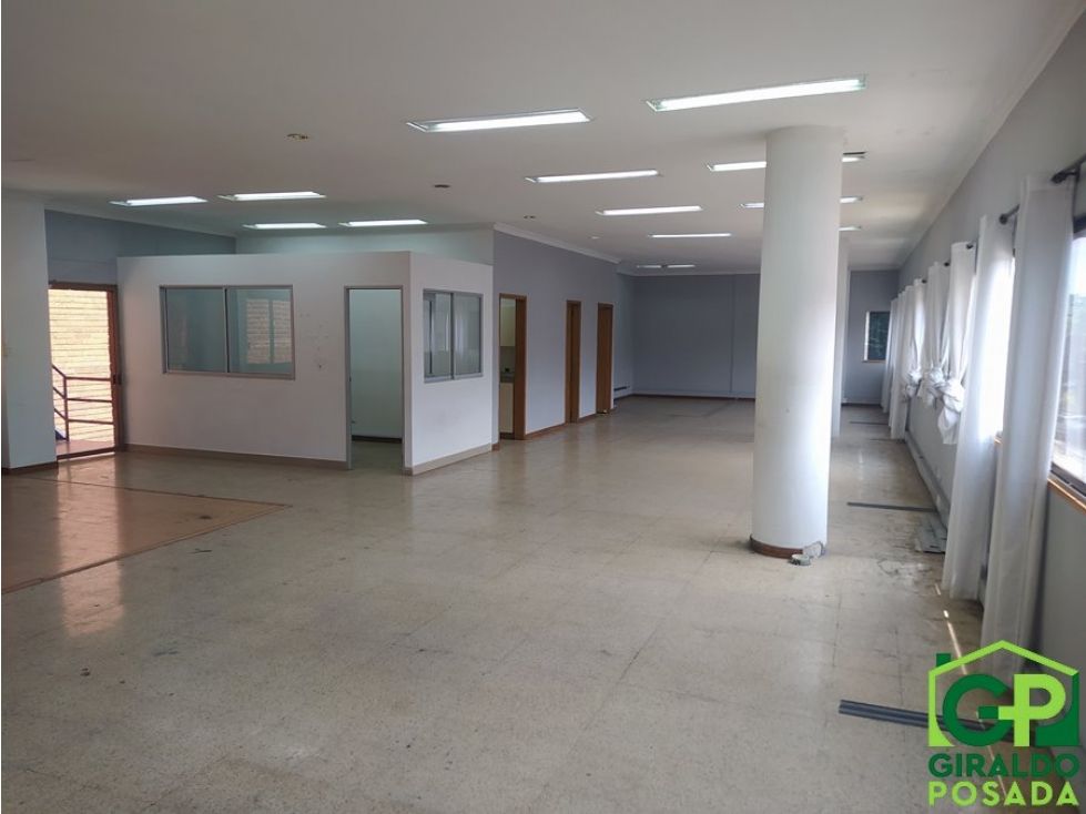 Oficina en arriendo Antioquia Medellín Aranjuez 225 m2 Habitaciones 0 Baños 3 Garajes 1 Precio $8000000