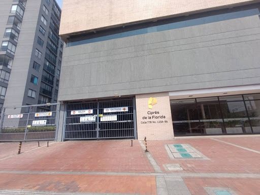 Apartamento en arriendo Cundinamarca Bogotá El Dorado 68 m2 Habitaciones 3 Baños 2 Garajes 1 Precio $2700000