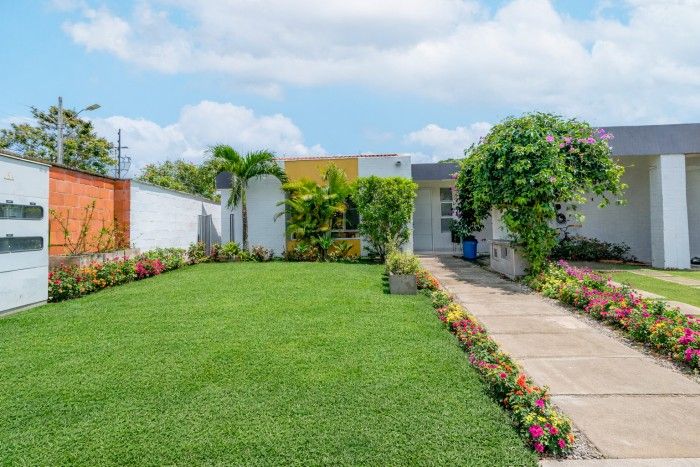 Casa en venta Valle Del Cauca Jamundí Cr Cedros Del Castillo 156 m2 Habitaciones 4 Baños 3 Garajes 2 Precio $675000000