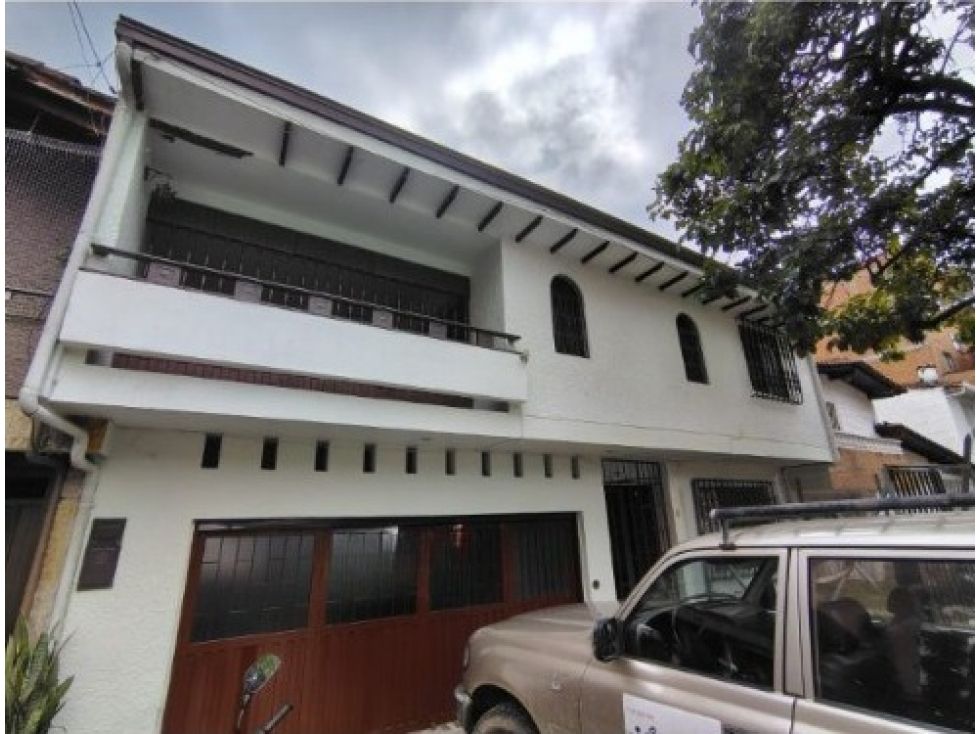 Casa en arriendo Antioquia Medellín Rosales 328 m2 Habitaciones 5 Baños 5 Garajes 2 Precio $10000000