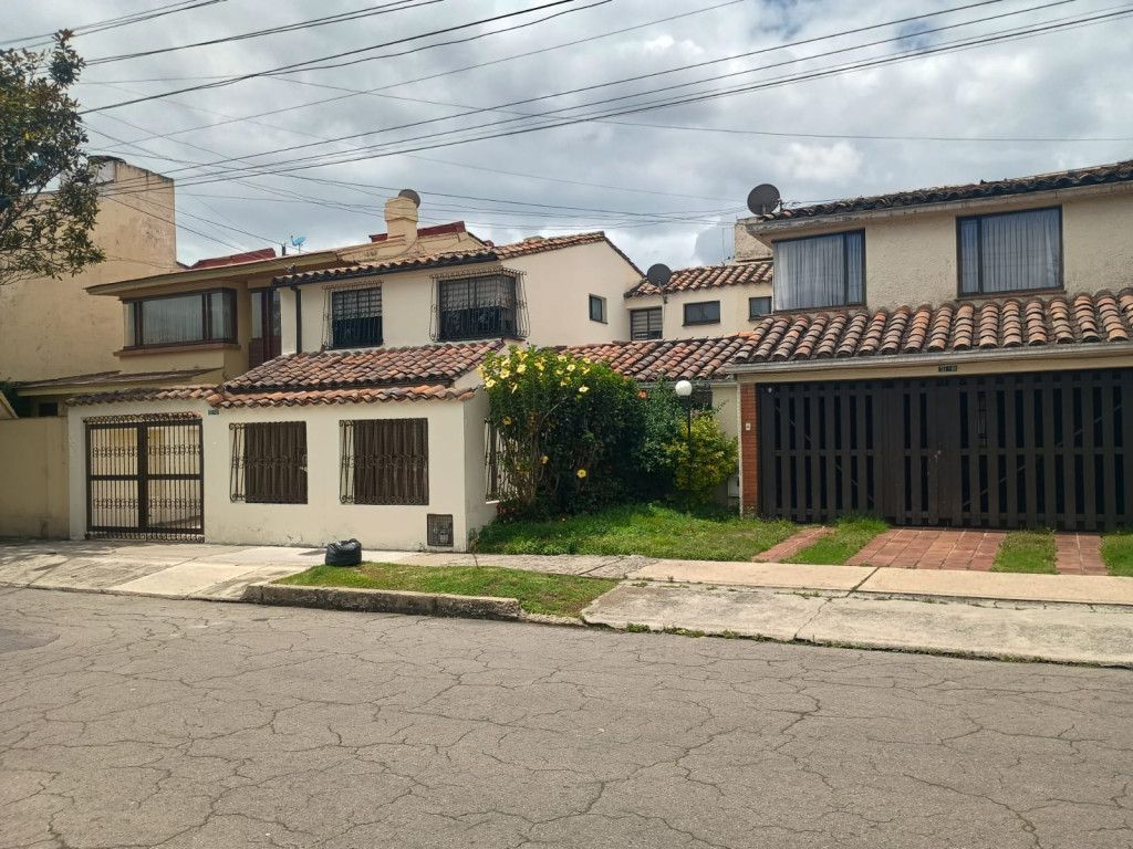 Casa en venta Cundinamarca Bogotá Niza Norte 291 m2 Habitaciones 4 Baños 3 Garajes 4 Precio $1350000000