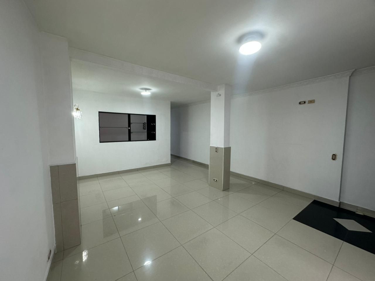 Apartamento en arriendo Antioquia Medellín Girardot 100 m2 Habitaciones 3 Baños 3 Garajes 0 Precio $2280000