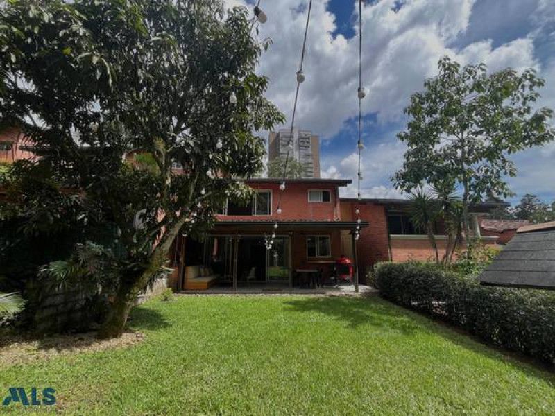 Casa en venta Antioquia Medellín El Tesoro 210 m2 Habitaciones 3 Baños 3 Garajes 2 Precio $1650000000