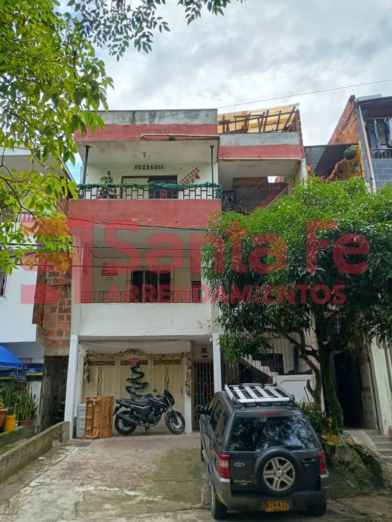 Apartamento en arriendo Antioquia Medellín Ecoparque Cerro El Volador 95 m2 Habitaciones 4 Baños 2 Garajes 0 Precio $1800000