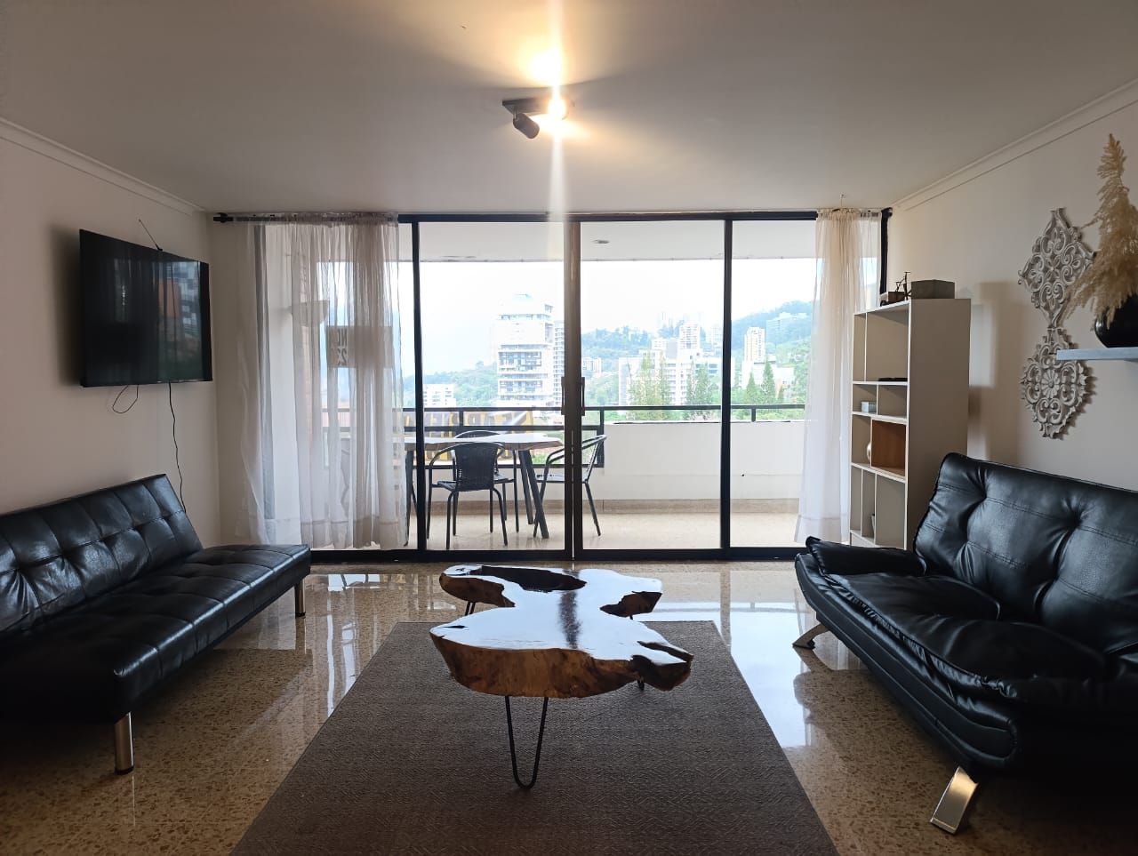 Apartamento en arriendo Antioquia Medellín Las Lomas No 2 145 m2 Habitaciones 3 Baños 3 Garajes 2 Precio $5950000
