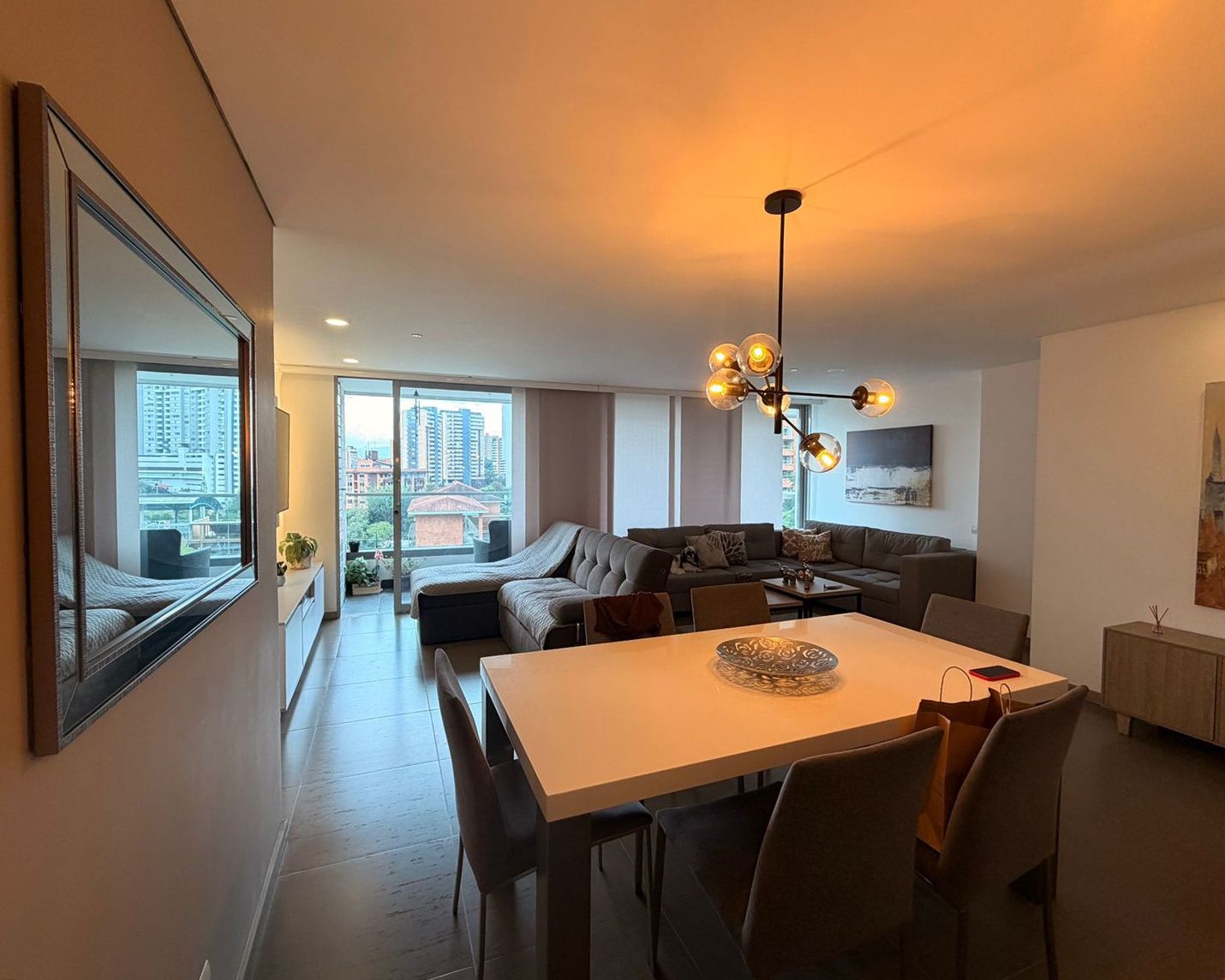 Apartamento en arriendo Antioquia Envigado La Inmaculada 130 m2 Habitaciones 3 Baños 3 Garajes 2 Precio $7150000