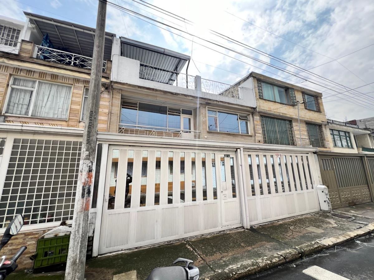 Casa en arriendo Cundinamarca Bogotá Santa Isabel Sur 380 m2 Habitaciones 7 Baños 4 Garajes 2 Precio $5800000