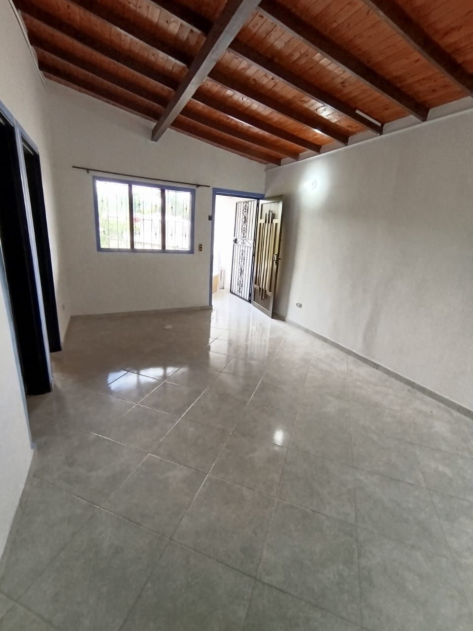 Casa en arriendo Antioquia Medellín La Gloria 90 m2 Habitaciones 3 Baños 3 Garajes 0 Precio $2500000