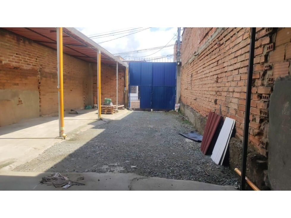 Bodega en arriendo Antioquia Medellín Santa Cruz 200 m2 Habitaciones 0 Baños 1 Garajes 0 Precio $5000000