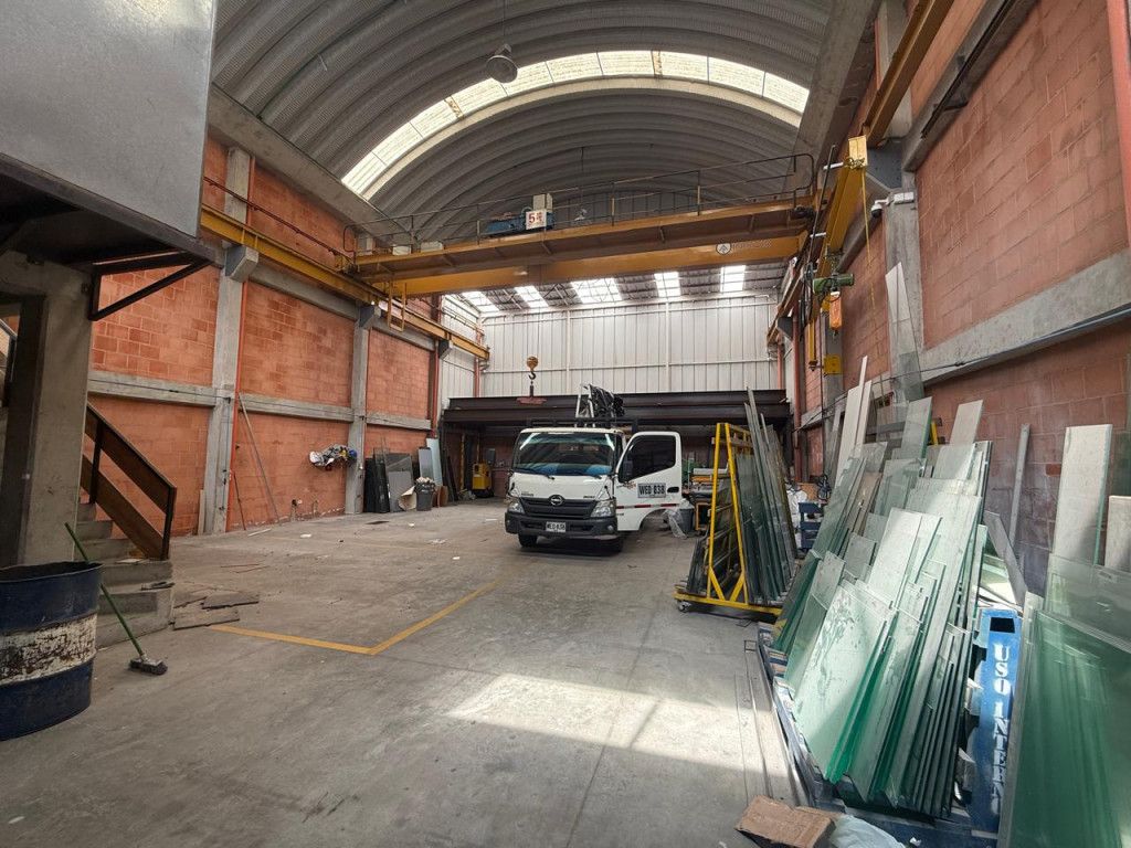 Bodega en arriendo Cundinamarca Bogotá Normandía 310 m2 Habitaciones 0 Baños 1 Garajes 2 Precio $13000000
