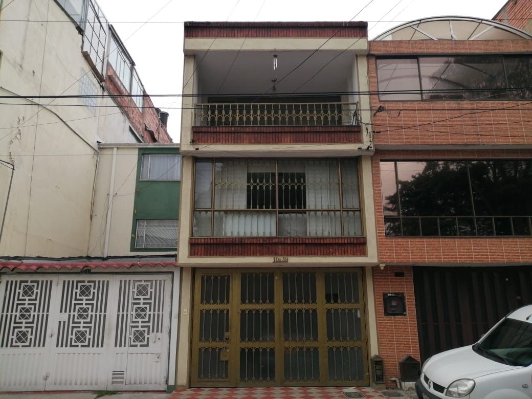 Casa en venta Cundinamarca Bogotá Villa Alsacia 2 220 m2 Habitaciones 7 Baños 4 Garajes 1 Precio $700000000