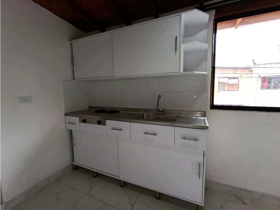 Apartaestudio en arriendo Antioquia Medellín Los Cerros - El Vergel 16 m2 Habitaciones 1 Baños 1 Garajes 0 Precio $700000