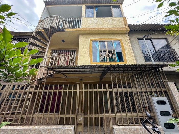 Casa en venta Valle Del Cauca Cali Paso Del Comercio 210 m2 Habitaciones 7 Baños 3 Garajes 0 Precio $280000000