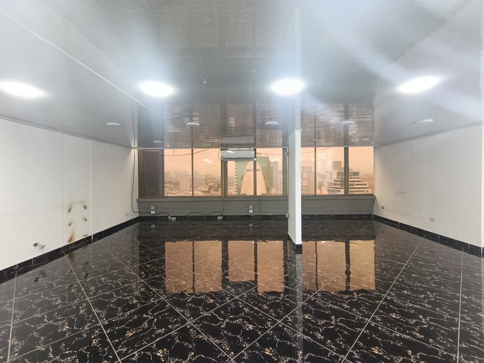 Oficina en arriendo Antioquia Medellín La Candelaria 80 m2 Habitaciones 0 Baños 2 Garajes 0 Precio $3500000