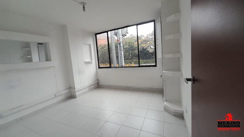 Oficina en arriendo Antioquia Medellín Los Conquistadores 34 m2 Habitaciones 0 Baños 1 Garajes 0 Precio $2200000