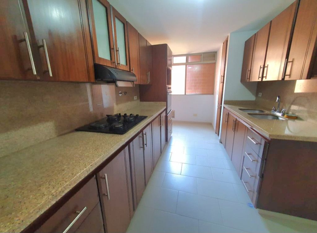 Apartamento en arriendo Antioquia Envigado La Orquídea 141 m2 Habitaciones 3 Baños 3 Garajes 2 Precio $4800000