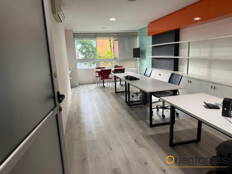 Oficina en arriendo Antioquia Medellín Castropol 32 m2 Habitaciones 0 Baños 1 Garajes 1 Precio $3500000