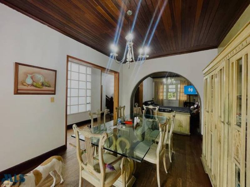 Casa en venta Antioquia Medellín Prado 256 m2 Habitaciones 4 Baños 3 Garajes 3 Precio $900000000