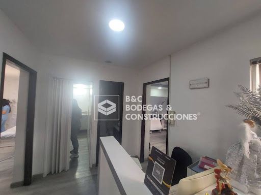 Oficina en arriendo Antioquia Medellín Las Acacias 100 m2 Habitaciones 0 Baños 3 Garajes 0 Precio $4200000
