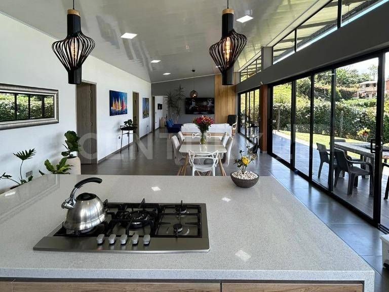 Casa en venta Antioquia El Carmen De Viboral El Carmen De Viboral 280 m2 Habitaciones 3 Baños 3 Garajes 4 Precio $1500000000