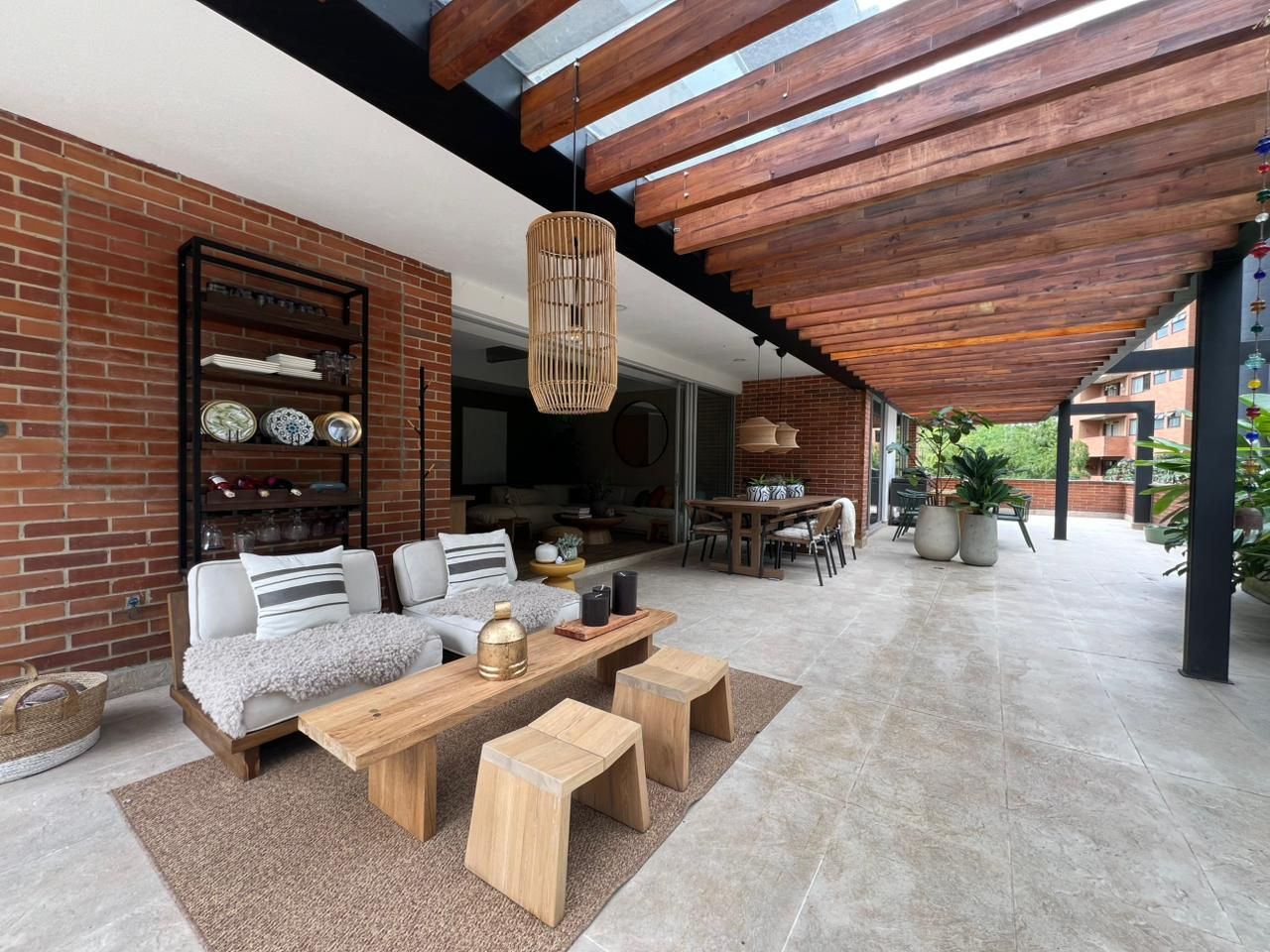 Apartamento en arriendo Antioquia Medellín Alejandria 245 m2 Habitaciones 3 Baños 4 Garajes 2 Precio $12000000