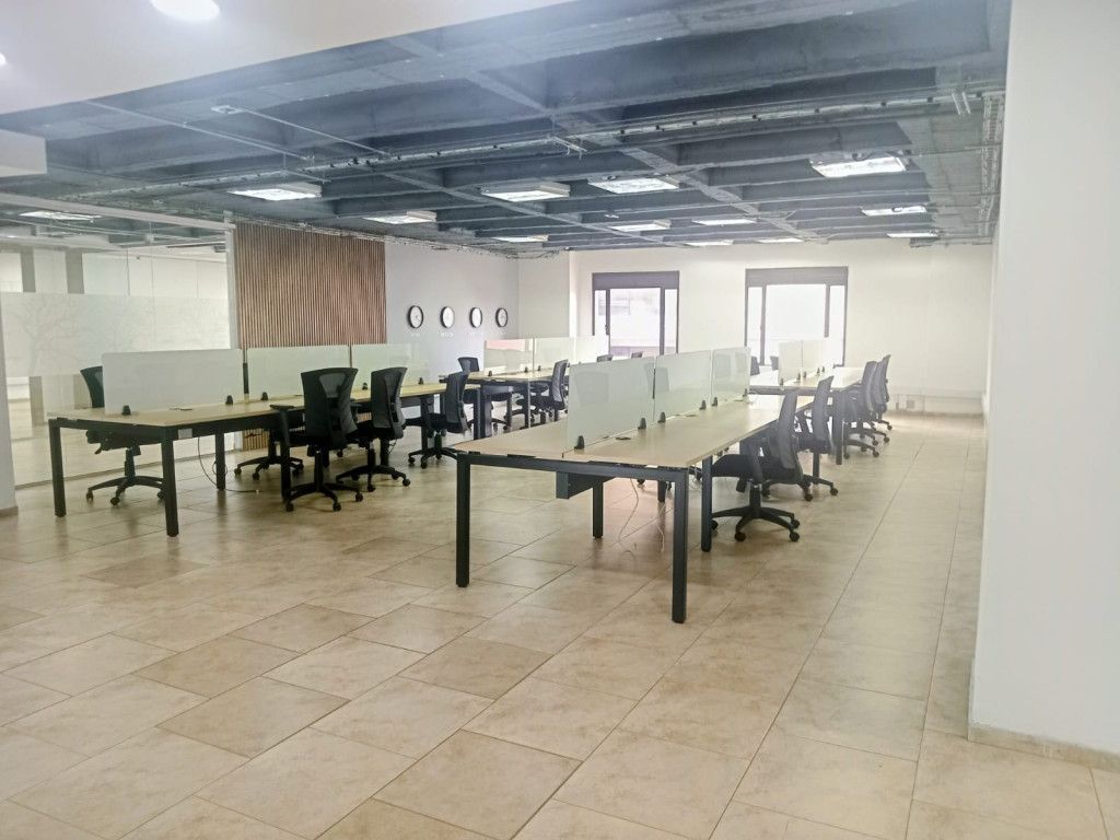 Oficina en venta Cundinamarca Bogotá San Patricio 420 m2 Habitaciones 0 Baños 3 Garajes 8 Precio $1850000000