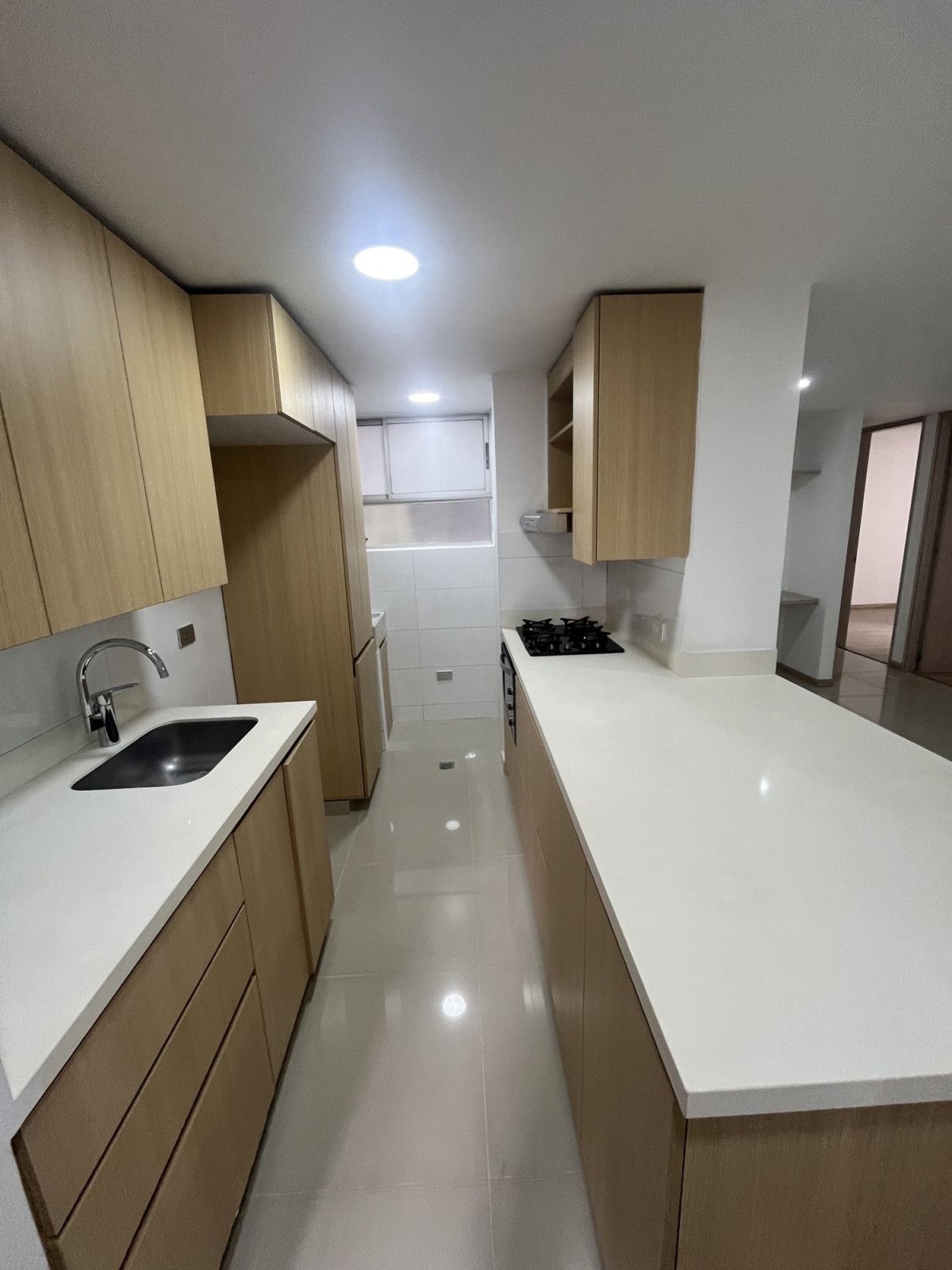 Apartamento en arriendo Antioquia Envigado Uribe Ángel 100 m2 Habitaciones 2 Baños 2 Garajes 2 Precio $3300000