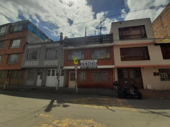 Casa en venta Cundinamarca Bogotá Las Ferias Occidental 25 m2 Habitaciones 5 Baños 3 Garajes 0 Precio $660000000