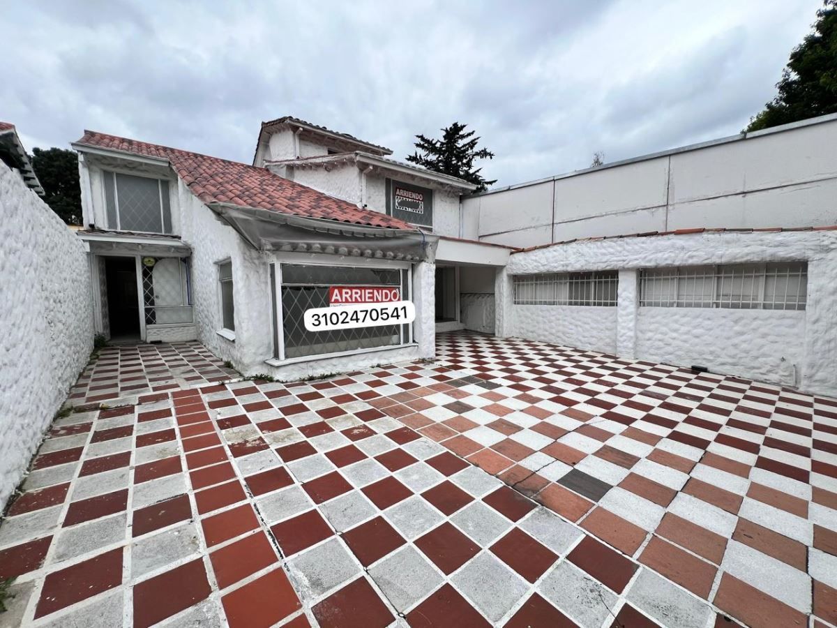 Casa en arriendo Cundinamarca Bogotá Prado Veraniego Norte 350 m2 Habitaciones 5 Baños 5 Garajes 2 Precio $12000000