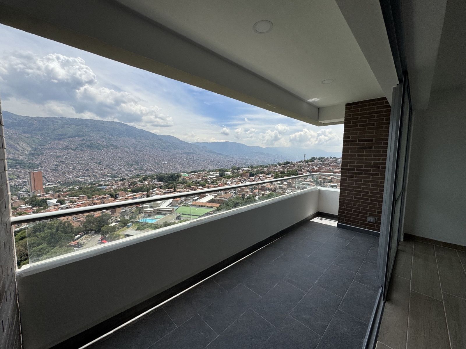 Apartamento en arriendo Antioquia Bello Urbanización Nuevo Horizonte 110 m2 Habitaciones 3 Baños 3 Garajes 2 Precio $4200000
