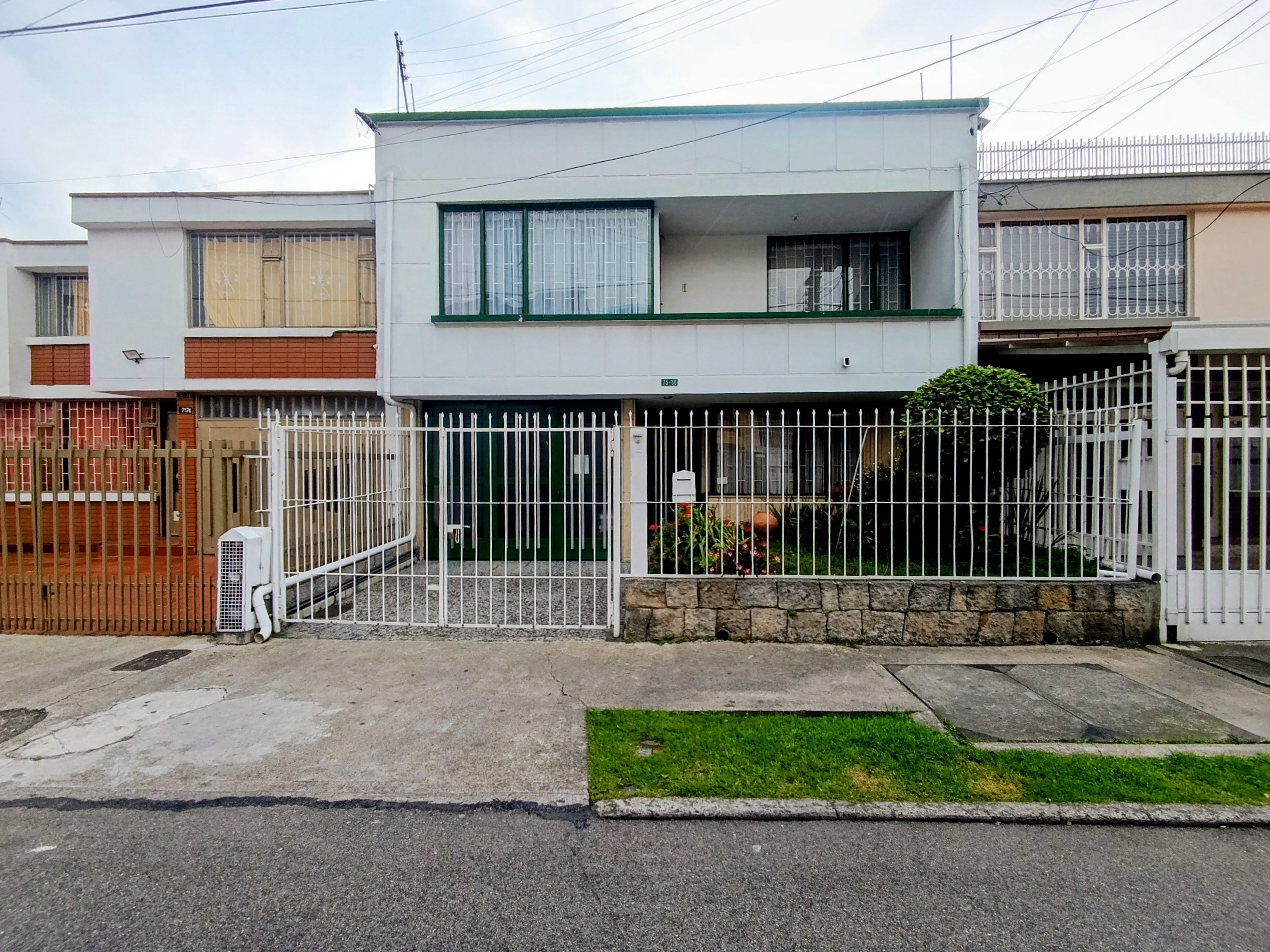 Casa en venta Cundinamarca Bogotá Santa Cecilia 290 m2 Habitaciones 6 Baños 5 Garajes 1 Precio $1100000000