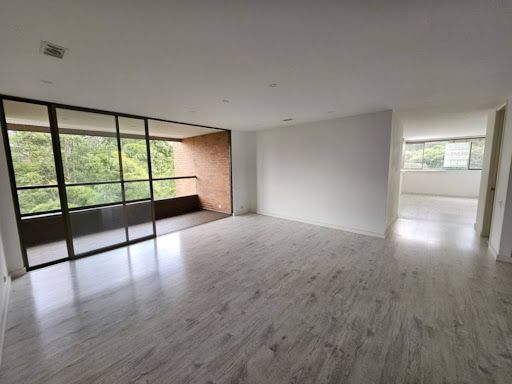Apartamento en arriendo Antioquia Medellín San Lucas 160 m2 Habitaciones 3 Baños 3 Garajes 2 Precio $9000000