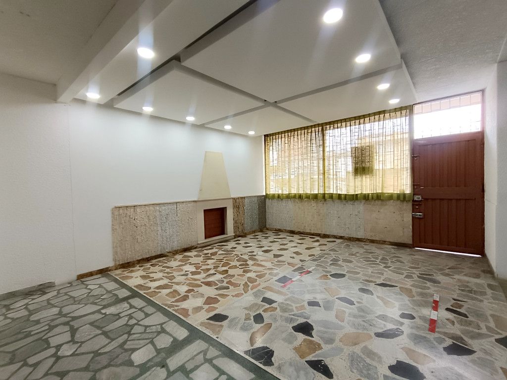 Local en arriendo Cundinamarca Bogotá Prado Veraniego 144 m2 Habitaciones 0 Baños 2 Garajes 0 Precio $3500000