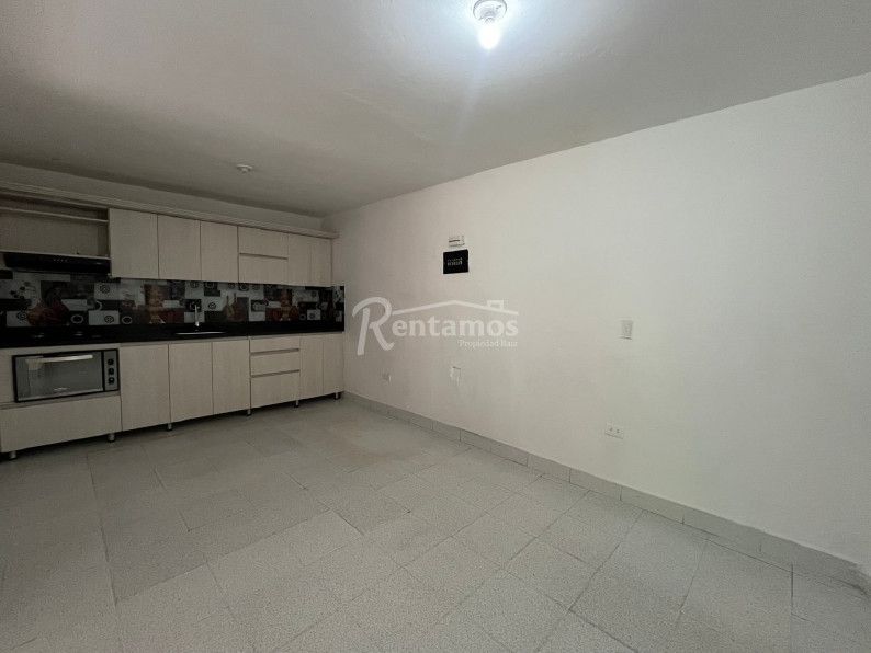Casa en arriendo Antioquia Envigado Loma Linda 110 m2 Habitaciones 5 Baños 2 Garajes 0 Precio $2500000