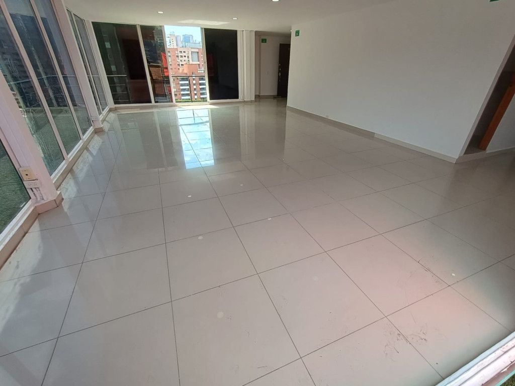 Oficina en arriendo Antioquia Medellín Las Lomas No1 105 m2 Habitaciones 0 Baños 2 Garajes 0 Precio $4500000