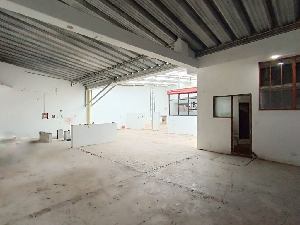 Bodega en arriendo Cundinamarca Bogotá Prado Veraniego 600 m2 Habitaciones 0 Baños 4 Garajes 2 Precio $13500000