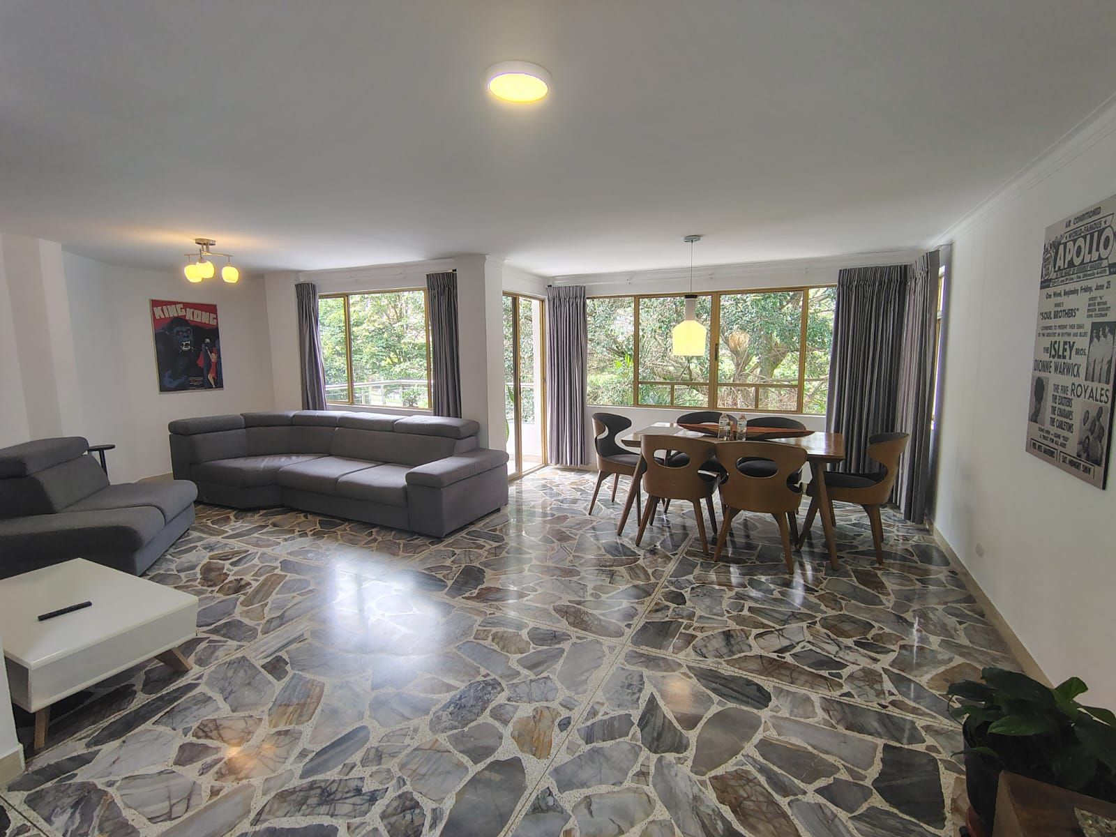 Apartamento en arriendo Antioquia Medellín El Diamante No 2 140 m2 Habitaciones 3 Baños 2 Garajes 1 Precio $8700000