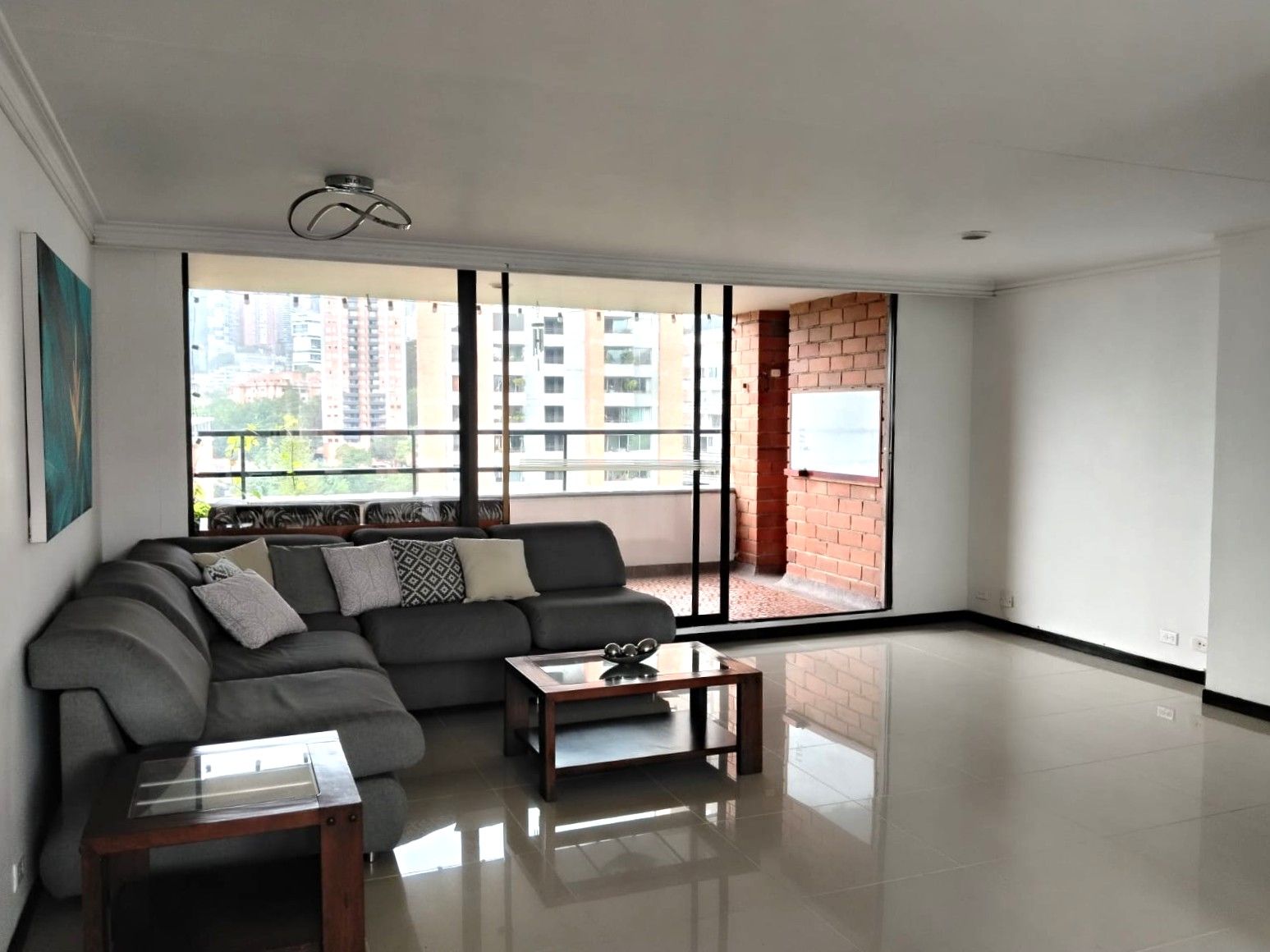 Apartamento en arriendo Antioquia Medellín La Florida 150 m2 Habitaciones 3 Baños 3 Garajes 2 Precio $7300000