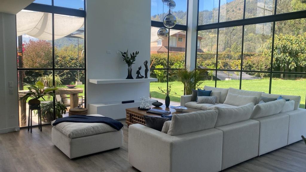 Casa en venta Cundinamarca Chía Chia 427 m2 Habitaciones 5 Baños 4 Garajes 2 Precio $1600000000