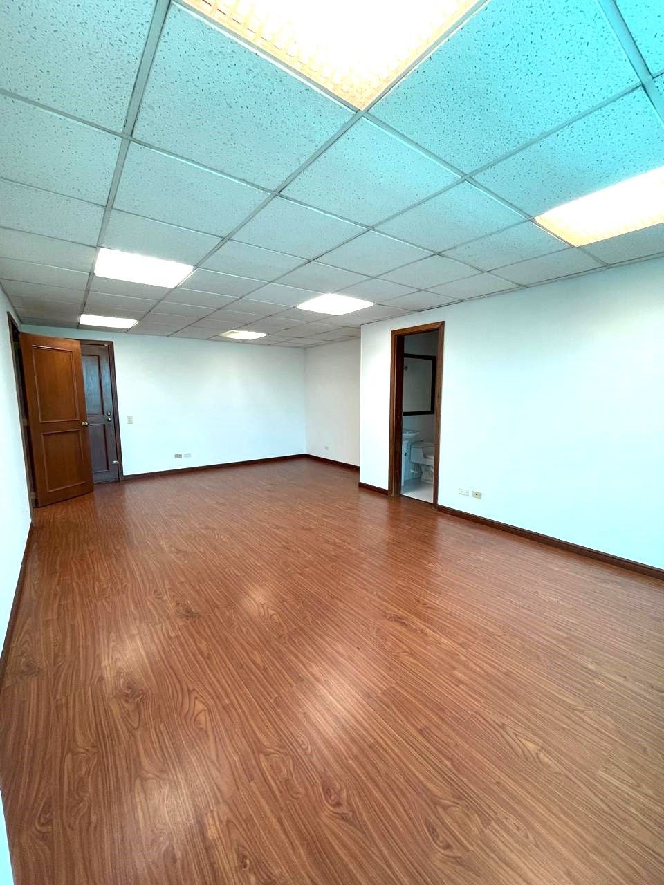 Oficina en venta Cundinamarca Bogotá Santa Barbara Occidental 32 m2 Habitaciones 0 Baños 0 Garajes 1 Precio $334000000