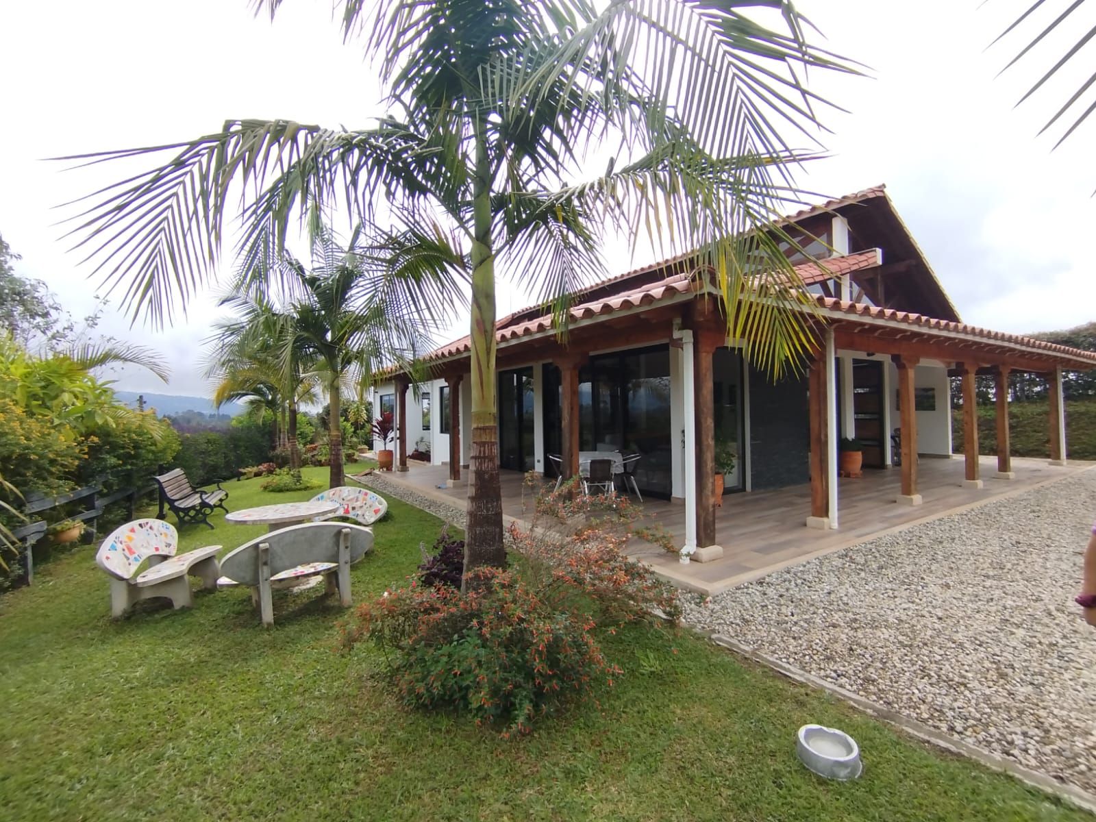 Finca en arriendo Antioquia Guarne Centro 287 m2 Habitaciones 3 Baños 3 Garajes 4 Precio $12000000