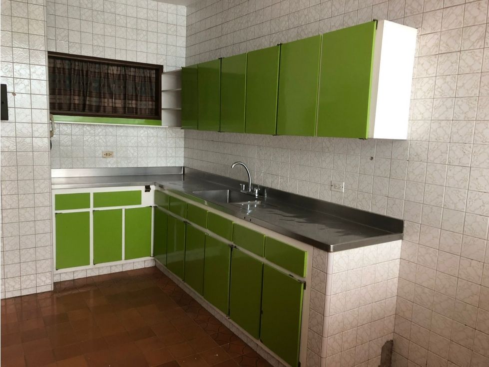 Oficina en arriendo Antioquia Medellín Rosales 328 m2 Habitaciones 0 Baños 5 Garajes 1 Precio $12110000