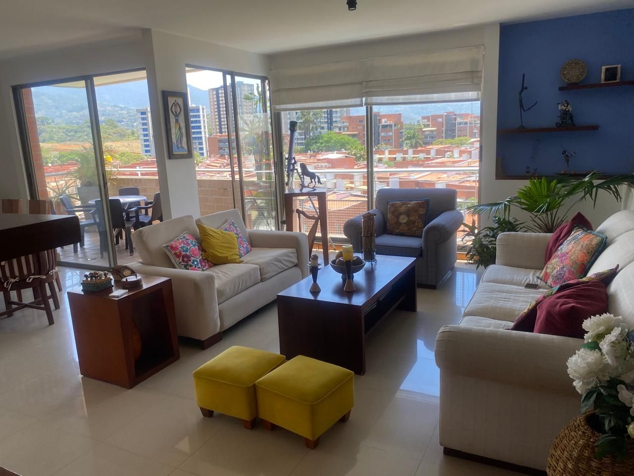 Apartamento en venta Valle Del Cauca Cali Urbanización Ciudad Jardín 153 m2 Habitaciones 4 Baños 4 Garajes 2 Precio $800000000