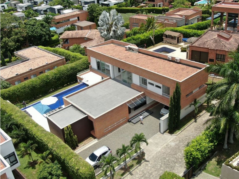 Finca en venta Antioquia San Jerónimo San Jerónimo 560 m2 Habitaciones 5 Baños 6 Garajes 6 Precio $2800000000