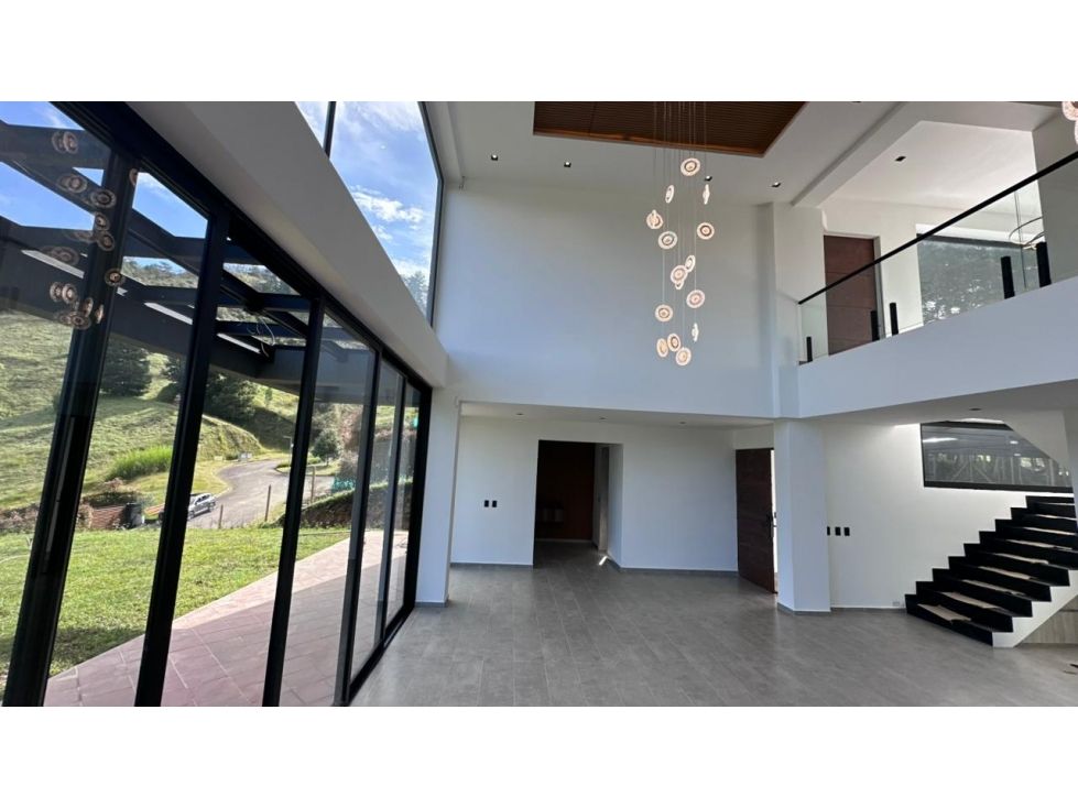 Casa Campestre en arriendo Antioquia El Retiro El Retiro 400 m2 Habitaciones 4 Baños 5 Garajes 4 Precio $18000000