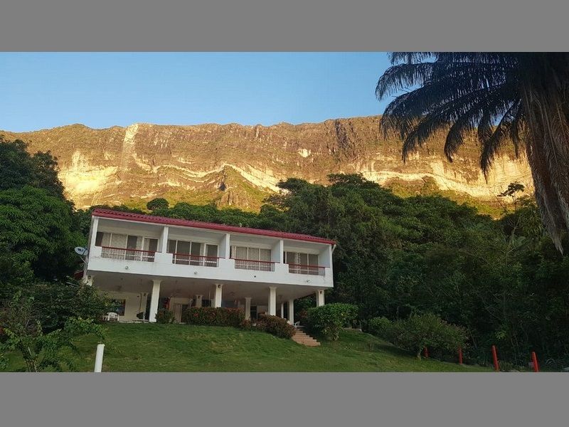 Finca en venta Tolima Prado Prado 130000 m2 Habitaciones 6 Baños 4 Garajes 2 Precio $1400000000